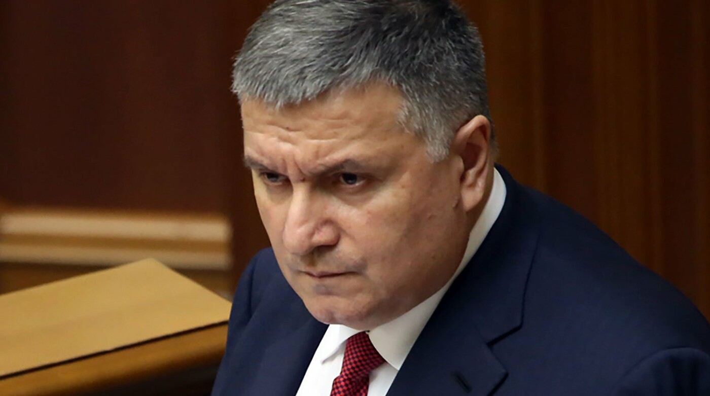 Людей Авакова прибирають з МВС: чим все закінчиться?