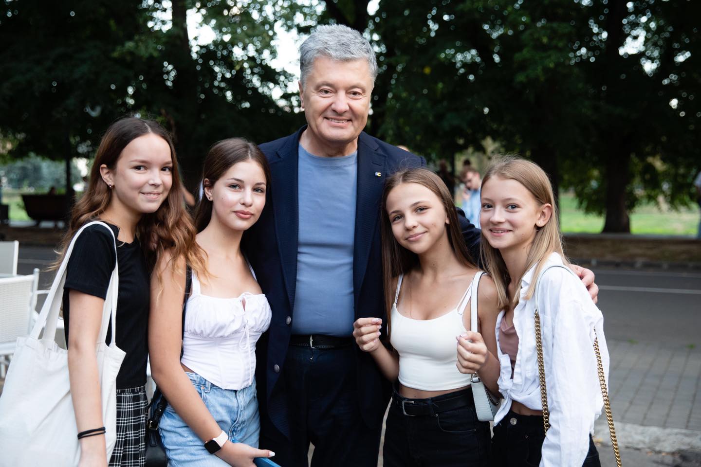 Порошенко повідомив, що нардепи від “СН” щомісяця отримують з Офісу Президента по 30000 доларів