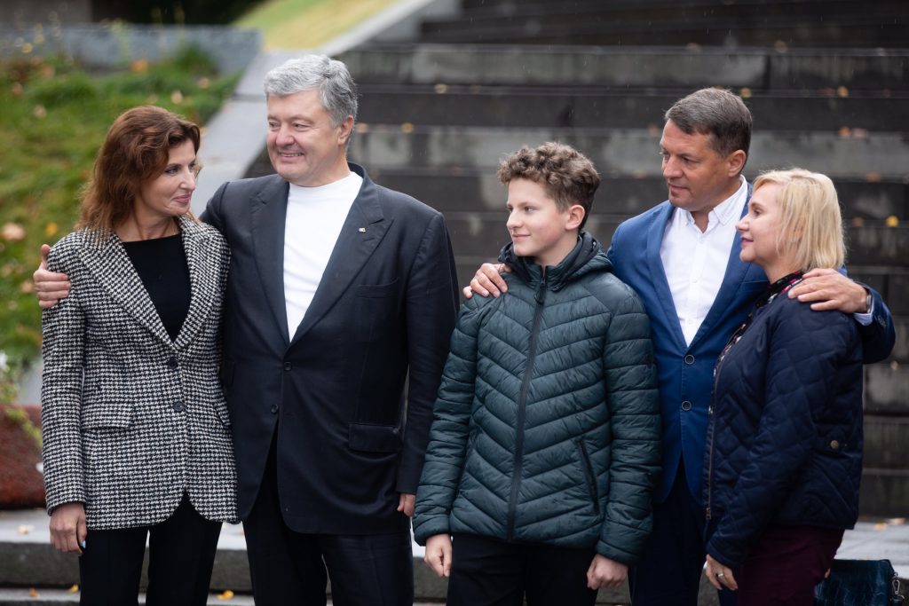 Порошенко в Каневі закликав підтримати на виборах в Раду журналіста, політв’язня Кремля Романа Сущенка