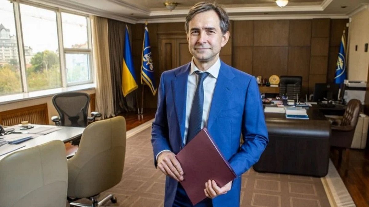Міністр економіки Любченко написав заяву на звільнення