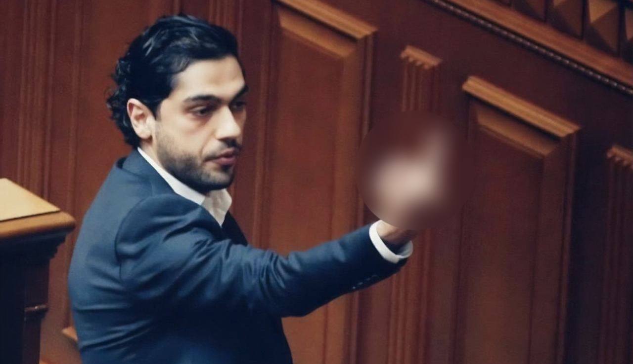 Суд відпустив Лероса