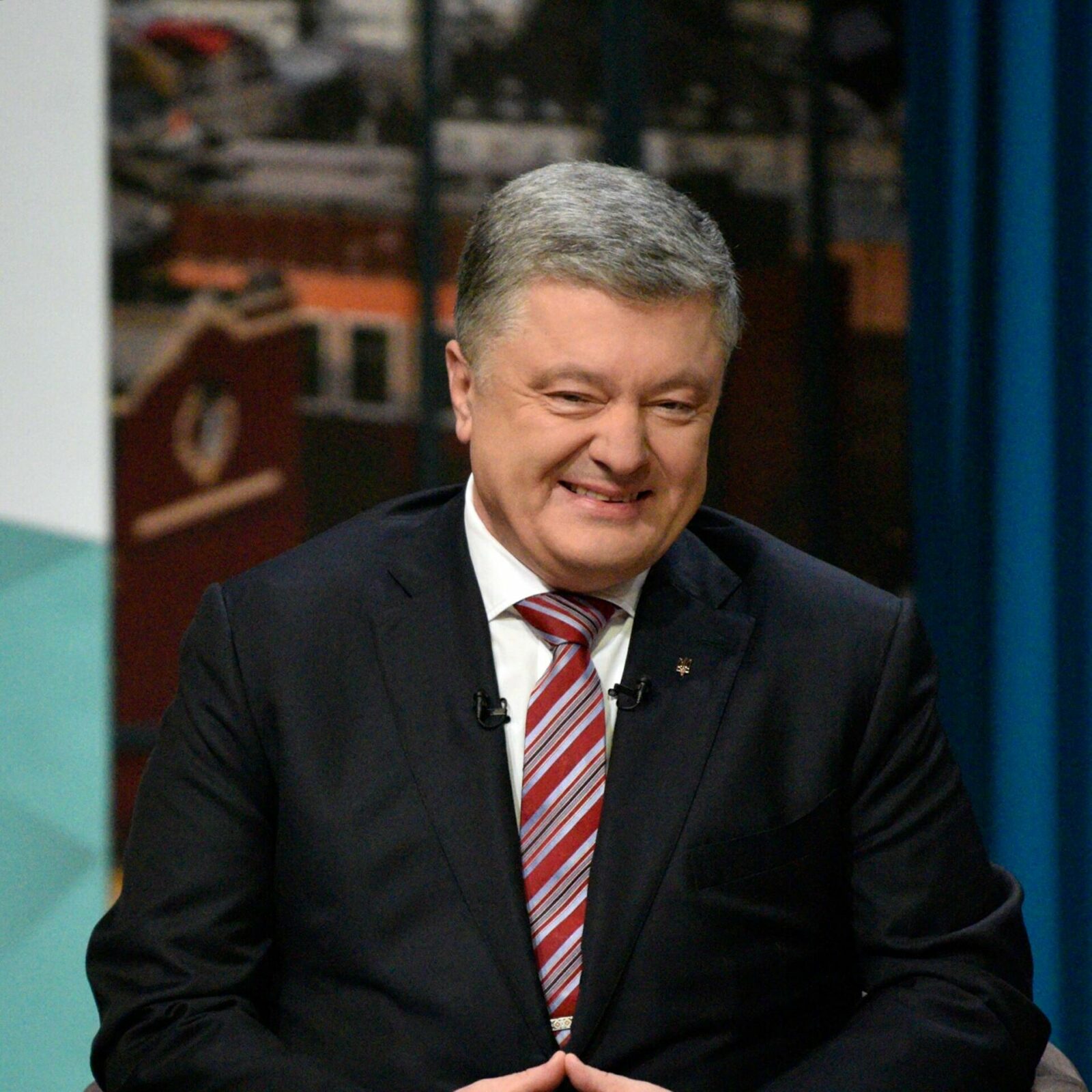 Порошенко не прийде на допит у справі про держзраду