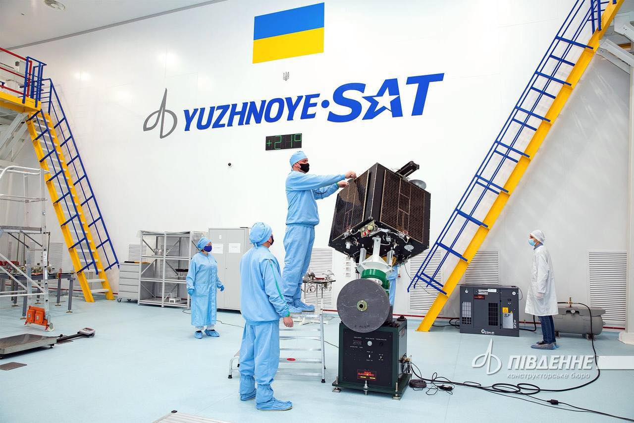 Сьогодні SpaceX відправить у космос український супутник