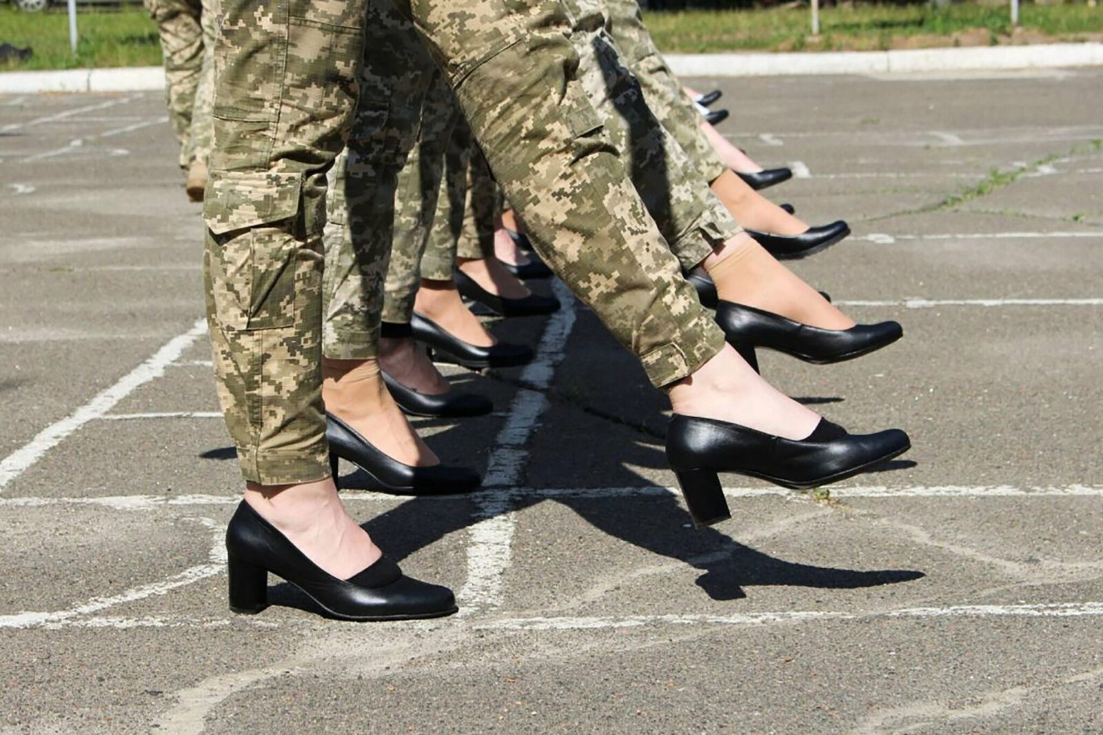 У Раду подали законопроєкт про скасування військового обліку для жінок