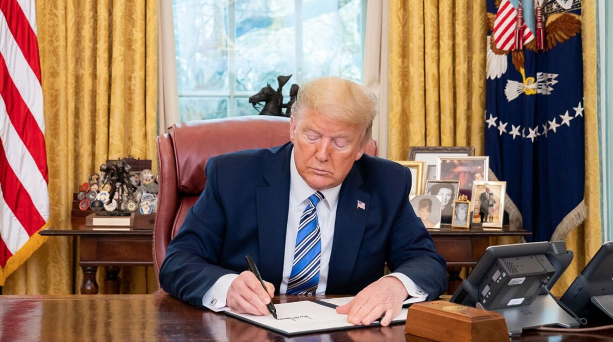 Трамп підписав закон про тимчасове фінансування уряду США