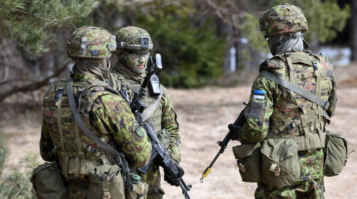 Естонія передислокує ключову бригаду ближче до кордону з Росією