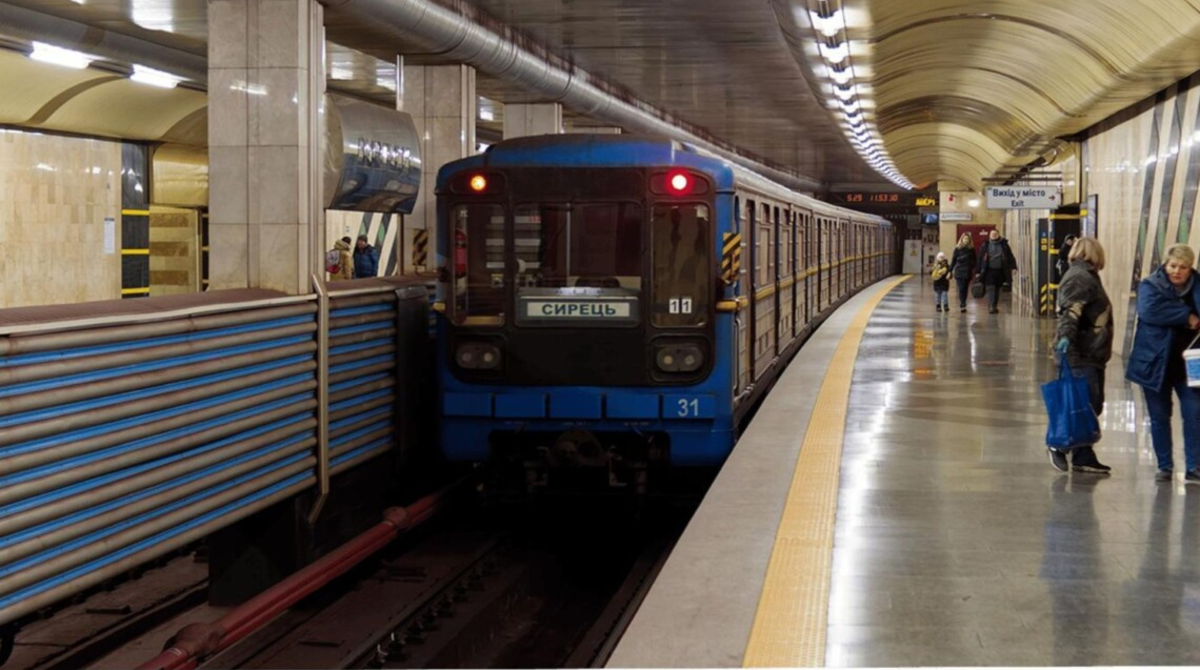 У Києві зелена гілка метро у години пік працюватиме за спеціальним графіком