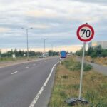Ідеальна підробка: як один фальшивий дорожній знак змусив поліцію скасувати 400 штрафів з радарів
