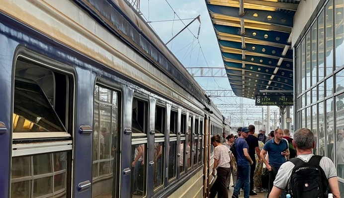 У Києві запускають додаткові рейси електрички через ремонт метро та мостів