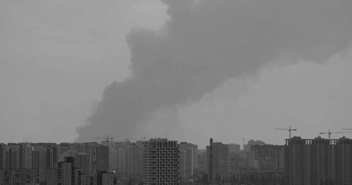 Через атаку РФ горів об’єкт критичної інфраструктури на Вінниччині. ФОТОрепортаж